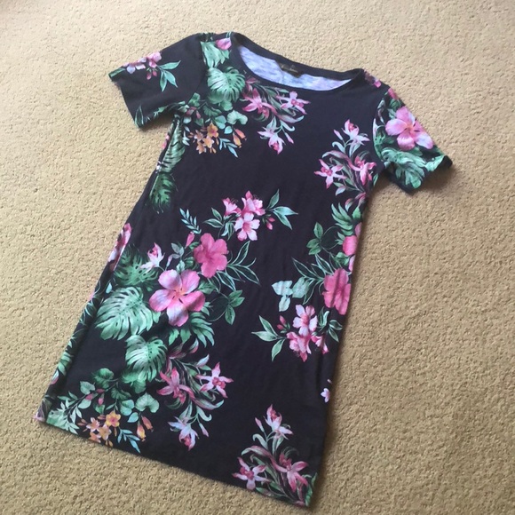 Tommy Bahama Dresses & Skirts - Tommy Bahama Knit Dress